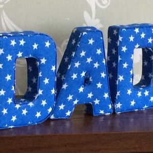 Regalo del día del padre, mini letras de tela para papá, cumpleaños, Navidad, regalo para hombres, arte de pared con estrellas azules, letras independientes, recuerdo, Reino Unido