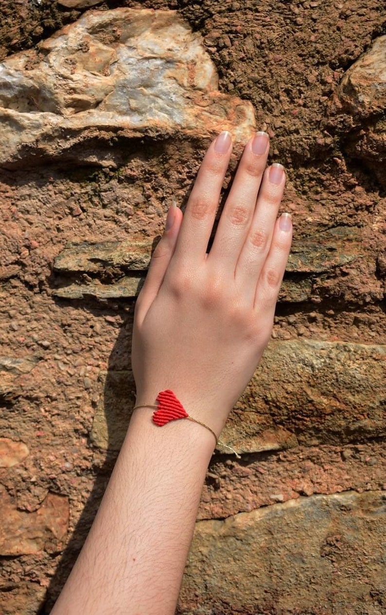 Bracelets de Valentines, bracelet de coeur, Macrame, main, bracelet damour, rouge et noir image 5