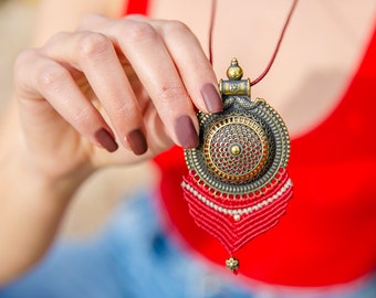 Collier de grand cercle, collier fait main de Macrame, cadeau unique, modèle de Boho, art grec