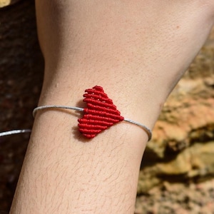 Bracelets de Valentines, bracelet de coeur, Macrame, main, bracelet damour, rouge et noir image 1