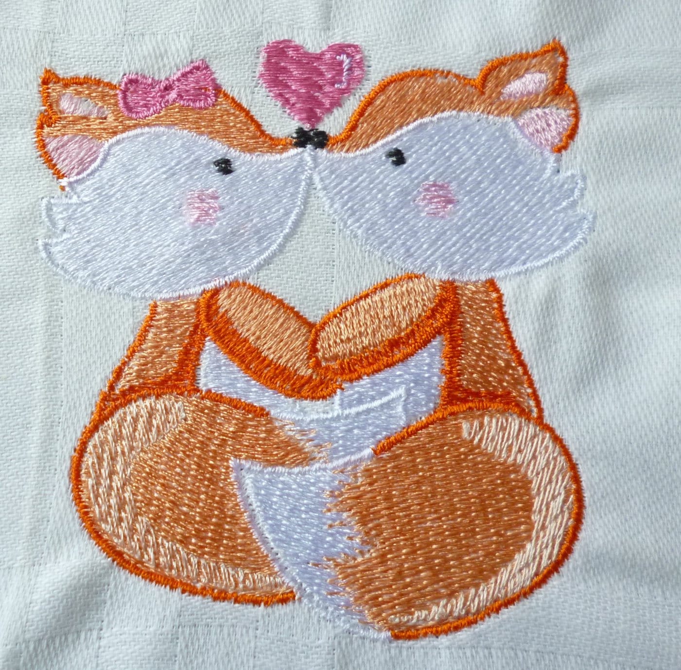 2 Fox-themed embroidery for 4x4 format embroidery machine