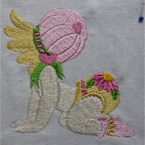 Embroidery pattern of a flowered baby for 4x4 format embroidery machine image 2
