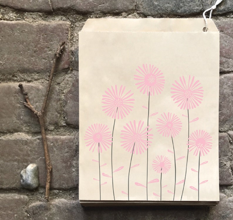 25 Kraft Paper Bags, Flowers, Daisies Blossom Cow Parsley, Medium Counter Bags, Party Gift Bags, Wedding Favours, Gift Wrap, East of India Pink Daisies