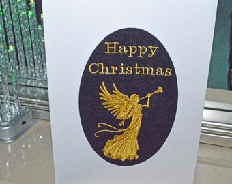 Eine neue handbestickte Weihnachtskarte -- Gold Engel mit Horn. (C242)