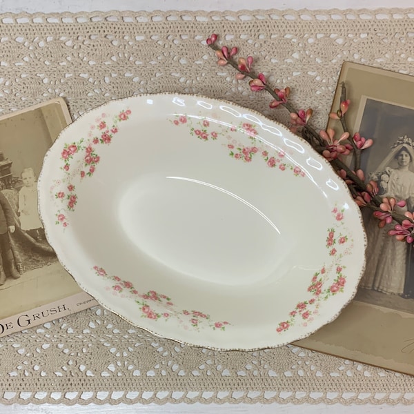 Pope Gosser Florence Oval Vegetable Bowl, Vtg 1940's Pink Rose Garland 9" Serving Dish W Scalloped Gold Trimmed Edge, Shabby Chic Farmhouse