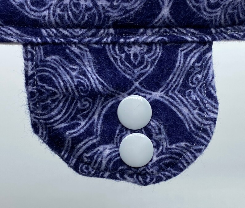 12 Single Layer Incontinence Pad White Sketching on Navy