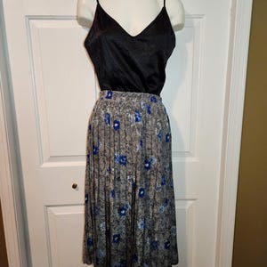 Vintage blue and silver pleated skirt | Made  in Canada clothing | Mid length floral skirt | Size large midi skirt