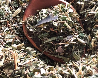 Tisane nutritive aux légumes verts sauvages et à la menthe