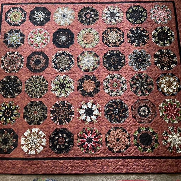 Terracotta  floral Queen size quilt 95” x  83”kelidiscope quilt