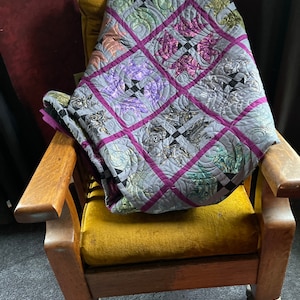 Handmade Quilt queen size  bear claw quilt  79x89