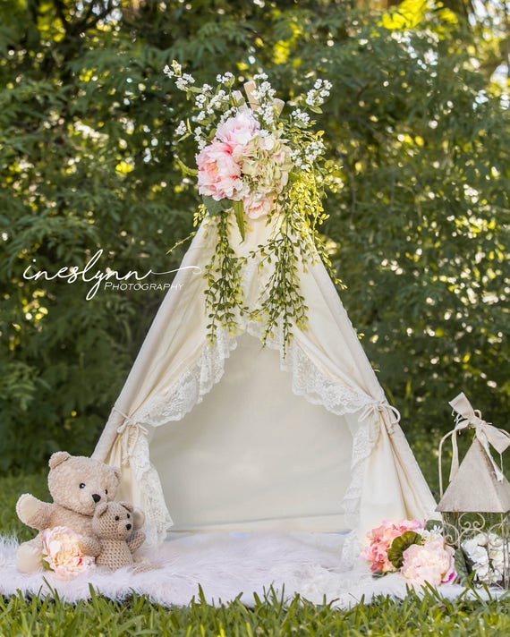 Shabby-chic Teepee With Lace Trim 