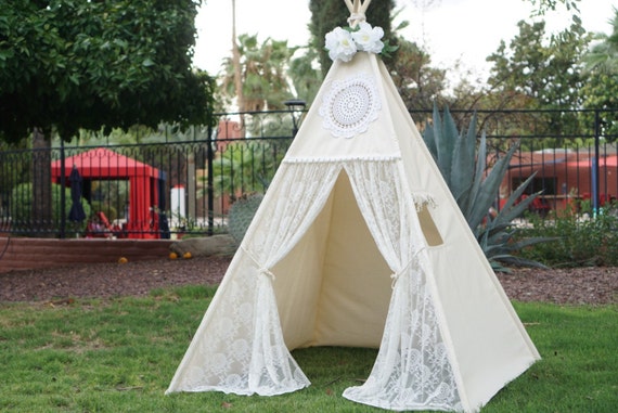 Vintage Spitze Tipi Zelt mit Natur LeinwandKinder Spielen Zelt Mädchen Spitze Tipi Wigwam oder Playhouse Prop Zelt Vintage Spitze Tipi Zelt mit Natur LeinwandKinder Spielen Zelt Mädchen Spitze Tipi Wigwam oder Playhouse Prop Zelt