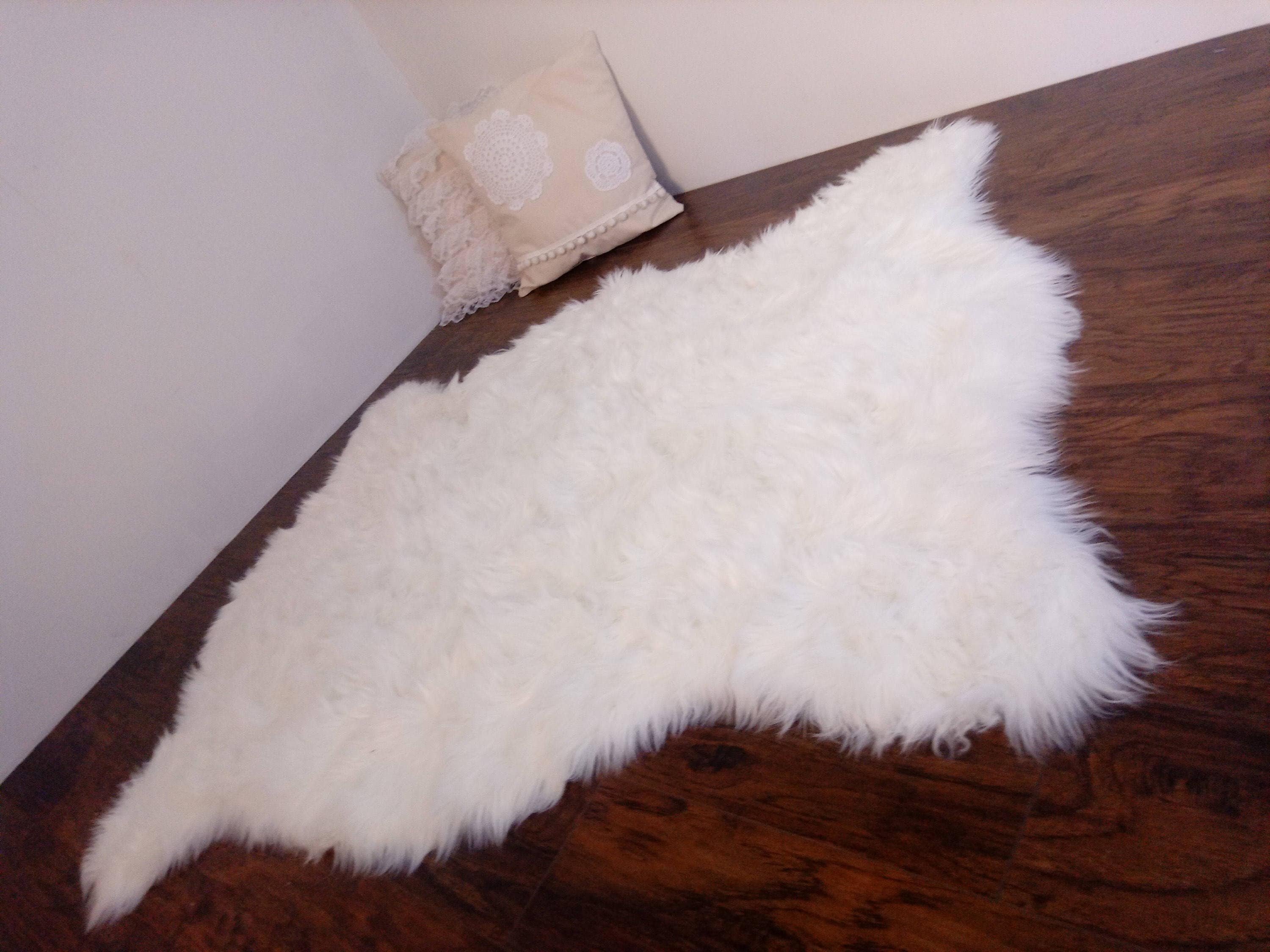 Plush Faux fur rug, Ivory sheepskin rug, large Shaggy rug Faux fur