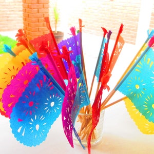 Mexican Paper flags, Papel Picado, Mexican party decor, Mexico Wedding, Cinco De Mayo, Fiesta decorations, Taco Tuesday, FLAG01