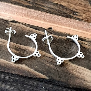 Black Onyx Three Trilogy Midi Hoop Earring Sterling Silver