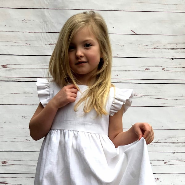 Flower girl dress in linen (Oeko-Tex) with flutter sleeves for weddings, baptism, confirmation