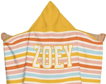 Serviette de plage à capuche personnalisée pour enfants, rayures estivales rétro, serviette cape de fête de piscine avec nom personnalisé, cadeau pour fille, serviette de capuche personnalisée pour tout-petit
