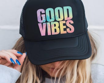Cappello da camionista Good Vibes Summer Trip Group, regalo per la mamma, cappello estivo alla moda per adolescenti, cappello da sole per spiaggia e piscina, cappello da viaggio con palme tropicali al tramonto
