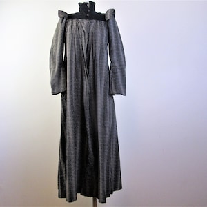 Late VICTORIAN Wrapper Dress.  Black & Gray Calico Cotton Print.  Intact, As Found.  Bust 30&quot;.   Perfect for Display!  Estate Find.