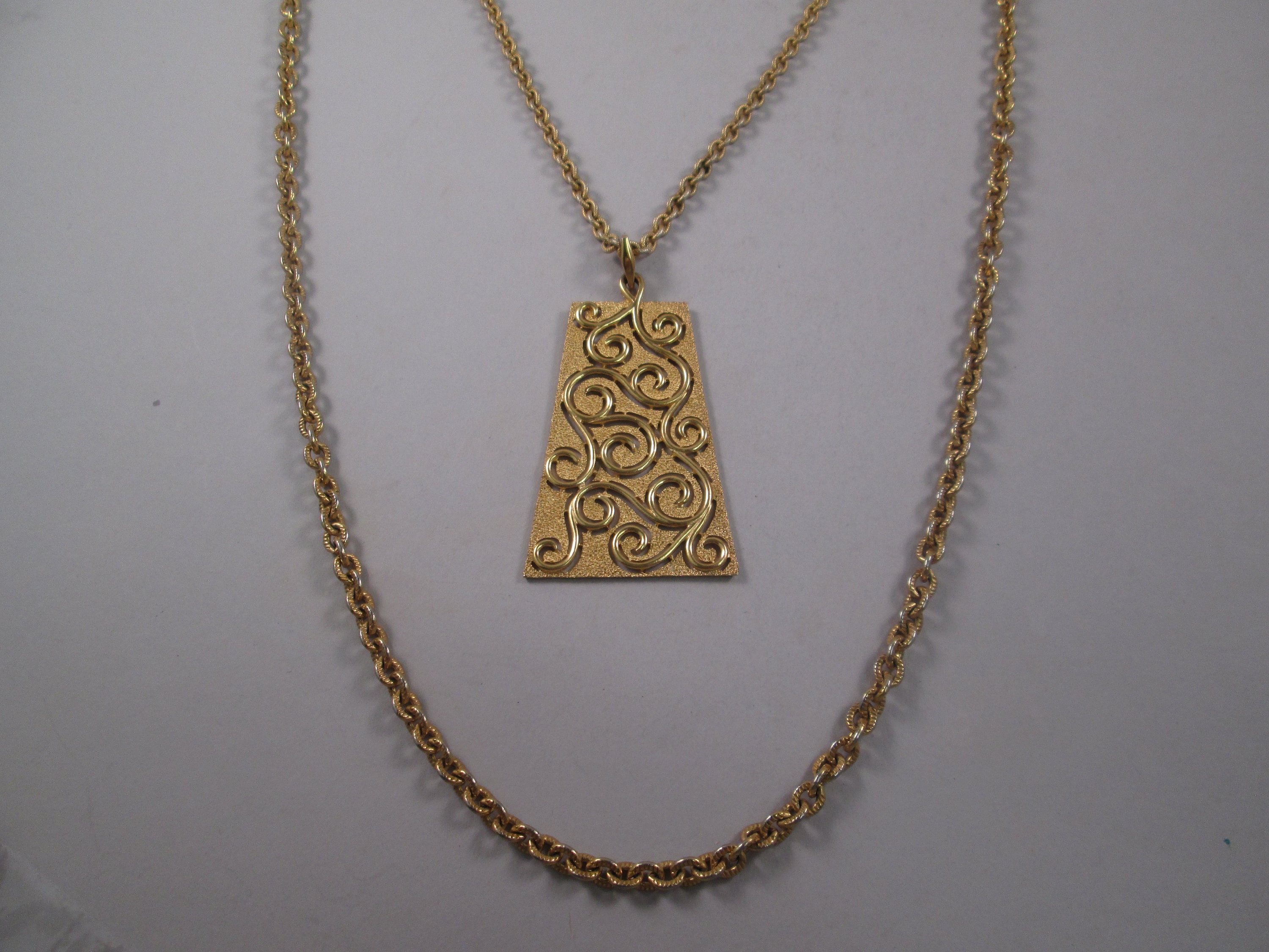 Vintage crown shop trifari necklace