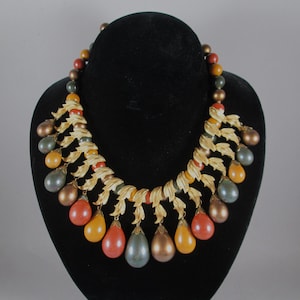 1950s Pearl Gold Leaves Necklace.  Wondrous Design, Multi-Colored Lacquered Pearls, Golden Leaves.  Truly Amazing.  Unsigned Estate Jewelry