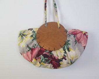 1940s BARK CLOTH Purse Bag Tote.  OOAK and Homemade, with Large Inset Wood Circles.  Classic Vintage Florals.  Ready to Carry Anything!