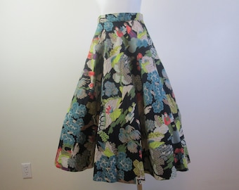 Amazing 1950s Asian Novelty Skirt. Bold Barkcloth Print in Rich Colors. Classic Long & Full Silhouette. SUN FUN of California. Waist 25" 26"