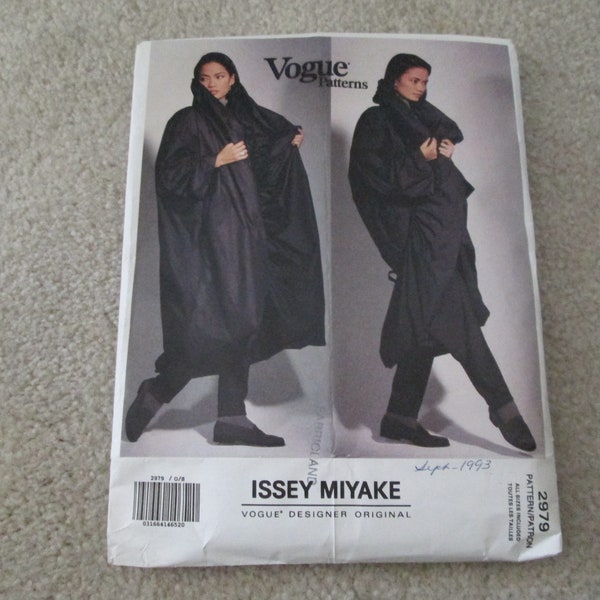 Rare VOGUE #2979 Issey Miyake Coat Pattern.  Small Medium Large.  Cut and Complete.  Designer Original, Early 1990s.