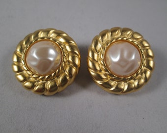 KARL LAGERFELD Signed Baroque Pearl Earrings.  Classic 1980s Clip Ons.  Matte Gold Finish Surrounds. Authentic Estate Jewelry Find