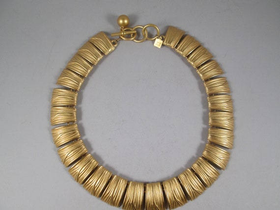 ANNE KLEIN Gold Choker Necklace.  Sculptural Arch… - image 2