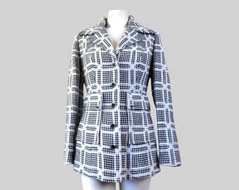 1960s HOUNDSTOOTH PLAID Blazer Jacket.  Divine Detail of Elongated Patch Pockets, Notched Collar in Dramatic Black White Weave. Size 6 Small