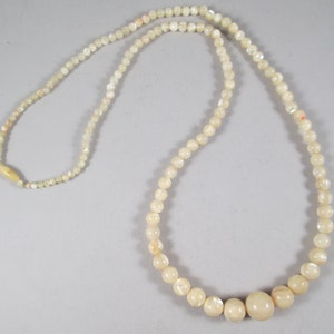 Edwardian Mother of Pearl MOP Necklace.  Luminous Graduated Beads, 30&quot; in Length.  Estate Jewelry Find!