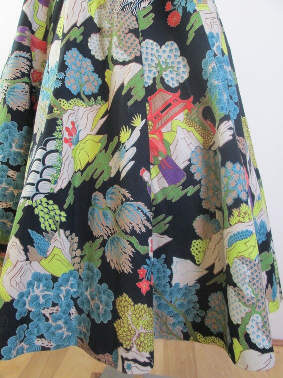 Amazing 1950s Asian Novelty Skirt. Bold Barkcloth… - image 4