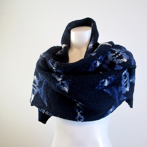 Rare POLO RALPH LAUREN Hand Knit Beacon Scarf Shawl.  Huge 90" Long, Chunky Blue and White Blanket Motif.  Wool and Merino Blend.