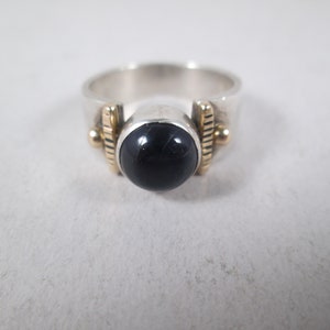 Sterling Silver 14Kt Gold Ring.  Sapphire or Spinel Cabochon.  Understated Luxury & Chic.  Size 6.5 Estate Jewelry #K005
