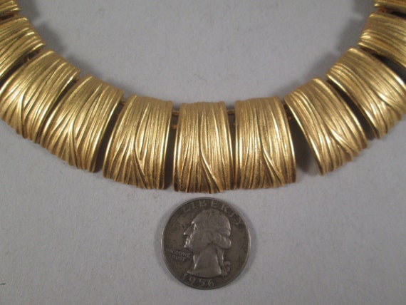 ANNE KLEIN Gold Choker Necklace.  Sculptural Arch… - image 7