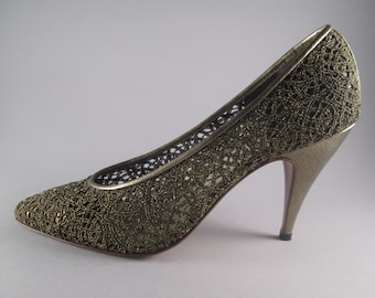 1980s CASADEI Gold Lace Mesh Leather Pumps Shoes 7.5 Italy Glam Luxury