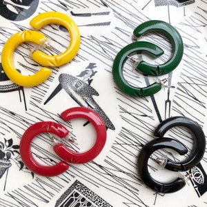 Fakelite Starburst Hoop Earrings: Retro Carved Resin Jewelry Bakelite inspired