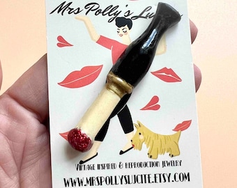 Cigarette Holder Brooch: Fakelite Handmade 1950s Celluloid Style Bakelite Inspired Resin Pin