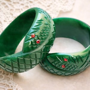 Hypnotic Snake Bangle, Bakelite Style Fakelite Bracelet, Rockabilly Vintage Inspired