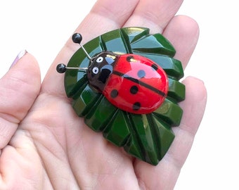 Vintage Inspired Ladybug on leaf Resin Brooch, bakelite jewelry inspire, 1940s/1950s Retro Jewelry, Fakelite by Mrs Polly's Lucite