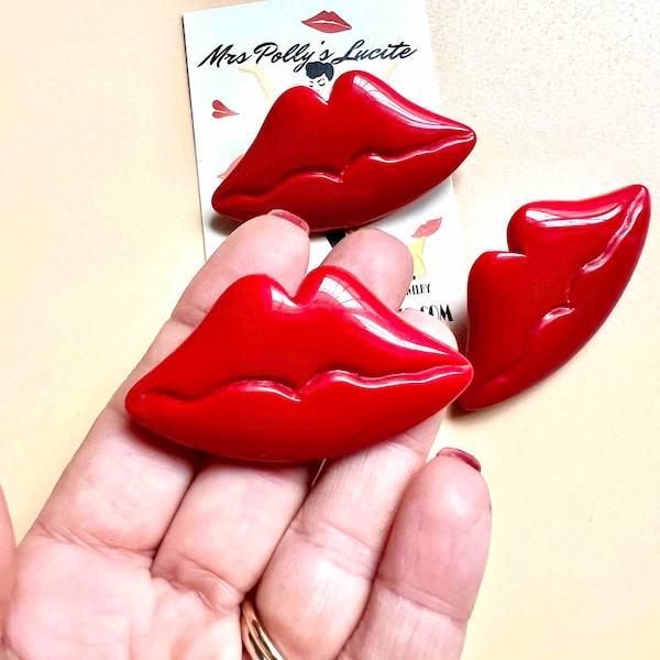 Red lips brooch, Bakelite jewelry inspired reproduction,Valentine's day, Resin brooch, Fakelite, 1940s 1950s style by Mrs Polly's Lucite