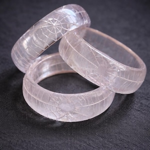 Spiderweb Carved Resin Bangle – Fakelite & Lucite Style Inspired Reproduction