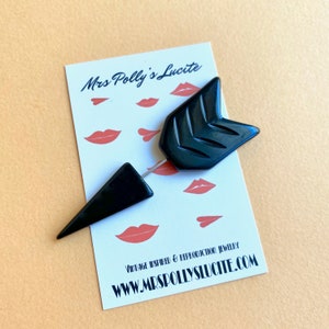 Black Poison Arrow stick pin brooch,Resin, Retro Vintage Bakelite 1940s 1950s inspired by Mrs Polly's Lucite