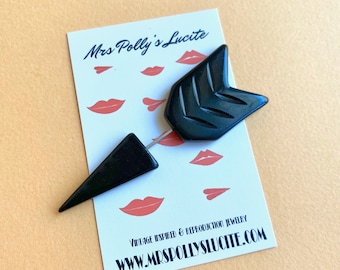 Black Poison Arrow stick pin brooch,Resin, Retro Vintage Bakelite 1940s 1950s inspired by Mrs Polly's Lucite