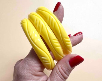 Yellow Waves Bakelite Style Bangle, Vintage Inspired Resin Bracelet Fakelite 1950s