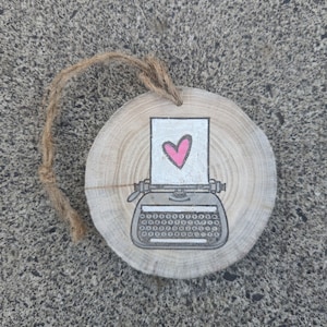 Typewriter Driftwood Ornament | Type Writer Drift Wood Ornament | Gift for Writer | Gift for Reader | Gift for Blogger