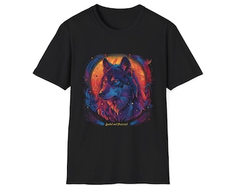 Colorful Wolf Graphic T-Shirt: Unisex Nature Lover Tee