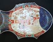 Japanese Porcelain Early Twentieth Century Imari Fish Plate Platter. Two Figures in a Garden