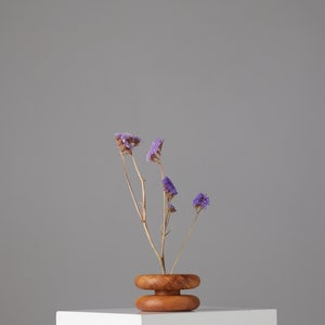 River Rock-vaas | Bloemenvaas | Houten vaas | Gedraaid hout | Teruggewonnen hout | Kamfer | Walnoot